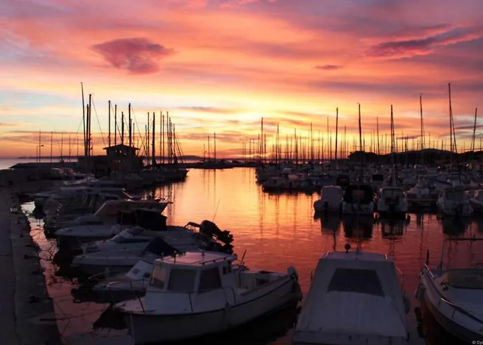 Mazet - A 300m De La / Terrasse / Wifi / La Conciergerie Varoise *